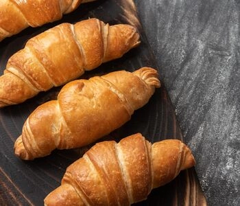 Kroasani od vanilije sa BAM pekmezom od marelice